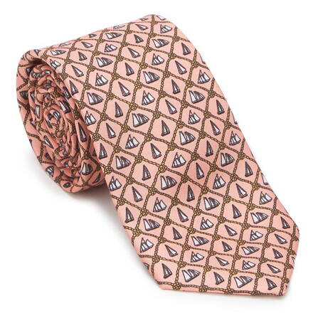 Lososová kravata so vzorom.